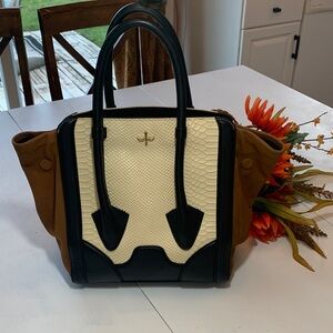 Pour La Victoire Large Leather Tote Bag